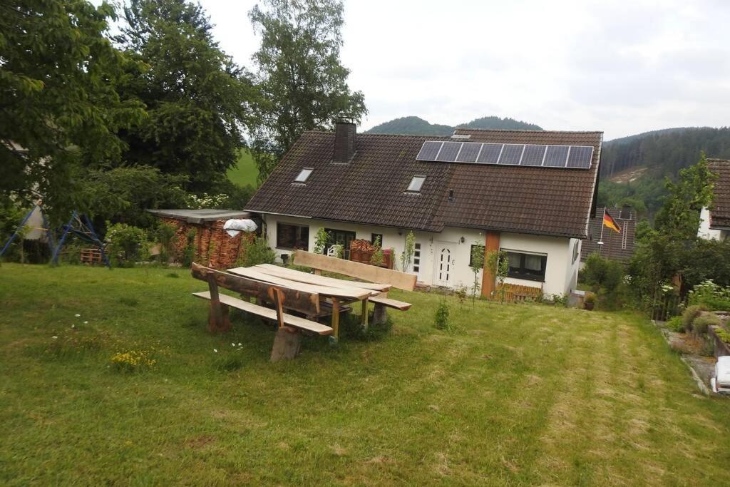 Bergblick Apartamento Medebach Exterior foto